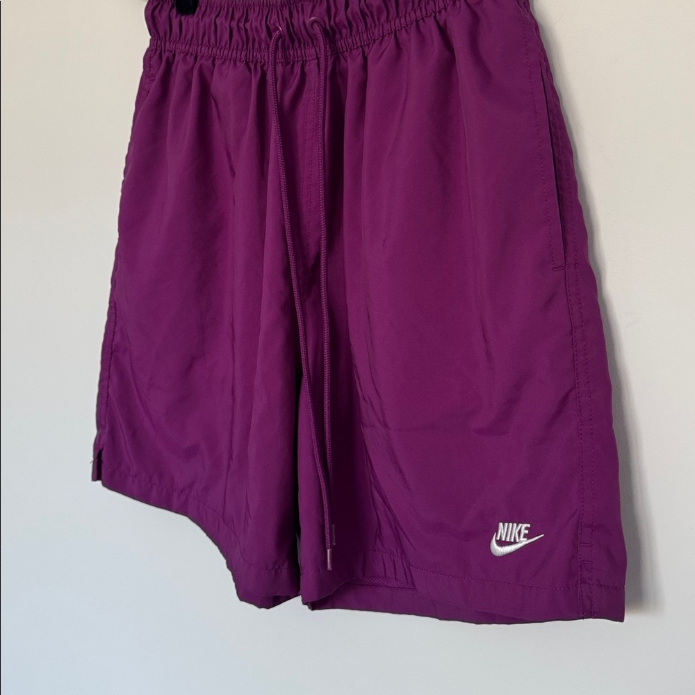 Nike Unisex Magenta Sports Shorts - Size S - Picture 2 of 6